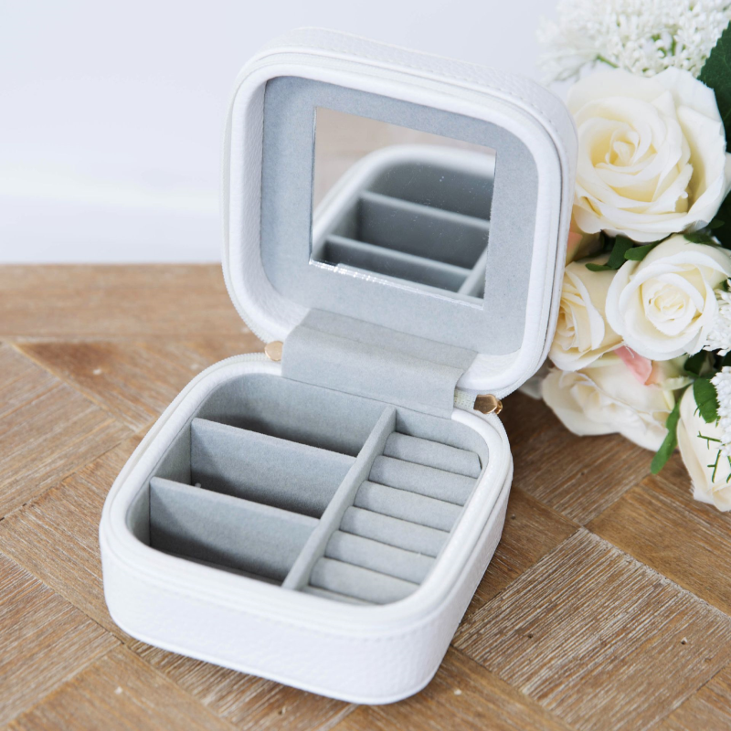 Small jewelry 2025 box travel